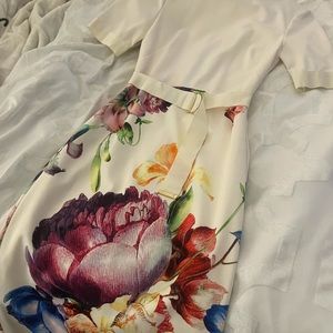 Ted baker scoop neck tight fit floral and off white dress only worn once!!!